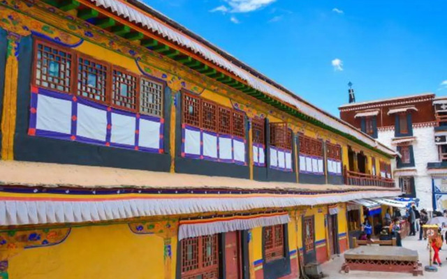 Hongshan Oxygen Fuyuan Hotel (Potala Palace Plaza)