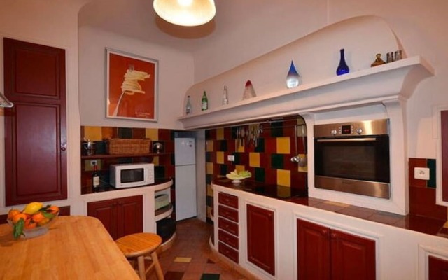 Quaint Villa in Aix-en-provence With Sauna