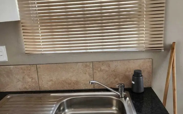 Room-khutsong Apartmentss