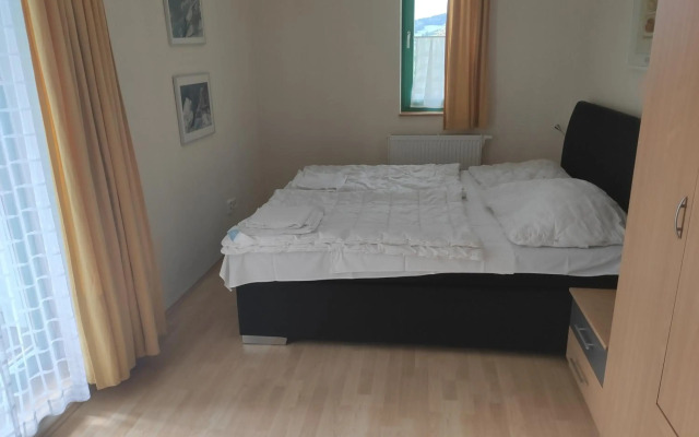 Lipno Riviéra - Myši v botě