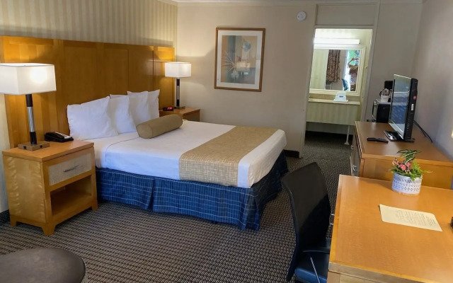 Travelodge by Wyndham Palm Springs