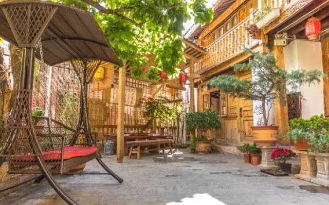 Aojia Courtyard (Lijiang Old Town North Gate Dashuiche)