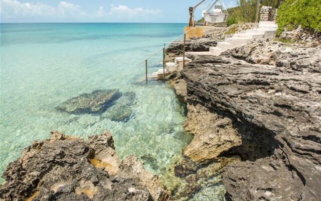 Touch of Class 1BR by Eleuthera Vacation Rentals