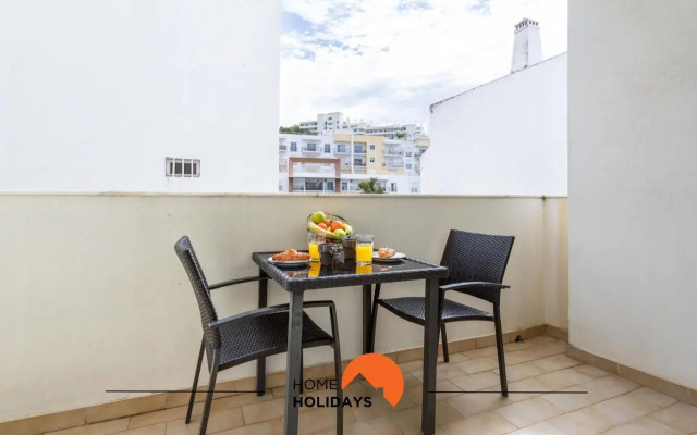 #001 Beautiful Flat Near the City Center, Beach