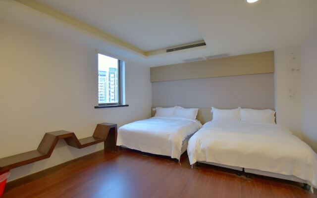 Ruocing Hot Spring Hotel