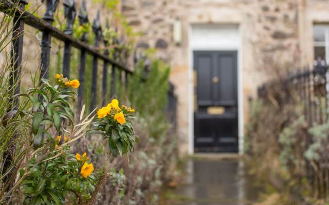 Calton Hill Idyllic Cottage Feel Next 2 Princes St