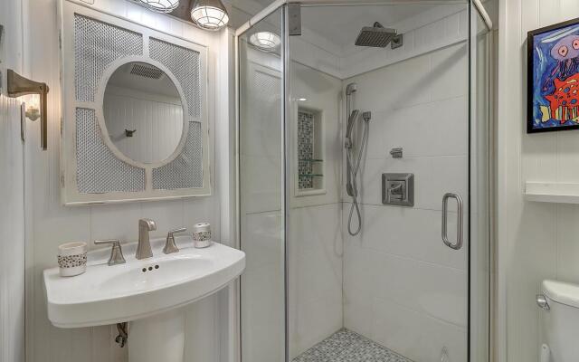 Pelican Sunrise     Lc13