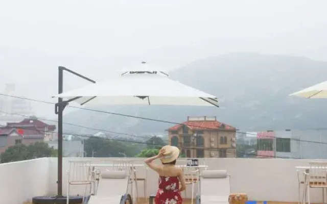 Zhujiari floating home