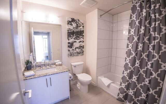 Ocean View III by AvantStay | High-Rise Flat in DT w/ City & Ocean Views!