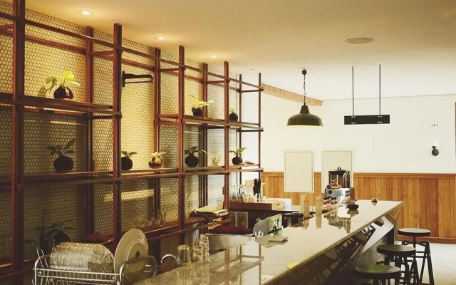 The House Tour Hotel with The Potting Shed