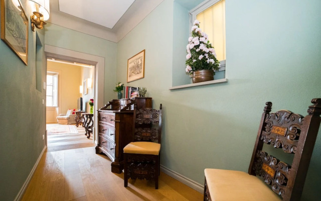Charming Two Bedroom Apartment in Piazza Strozzi