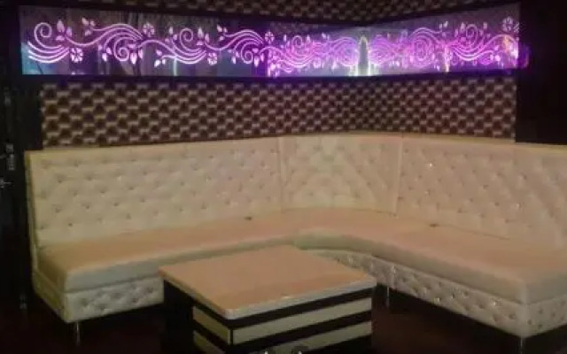 Hotel G K Jain