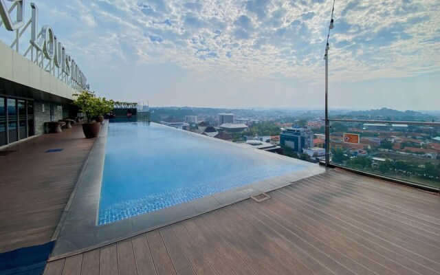 Best Deal And Comfy Studio Apartment Warhol Residences