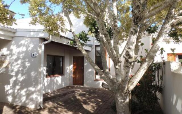 African Array Backpackers Lodge