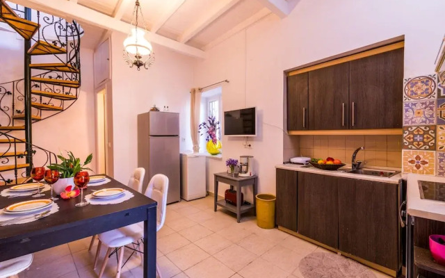 Nina's Traditional House by Estia