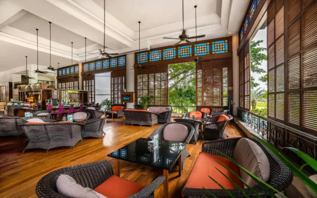 Glenmarie Hotel & Golf Resort