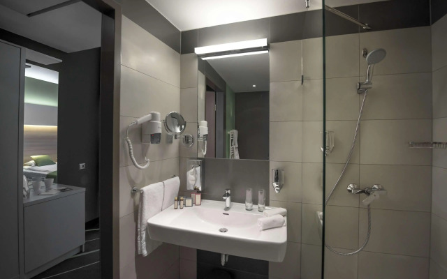 Best Western Plus Lakeside Hotel