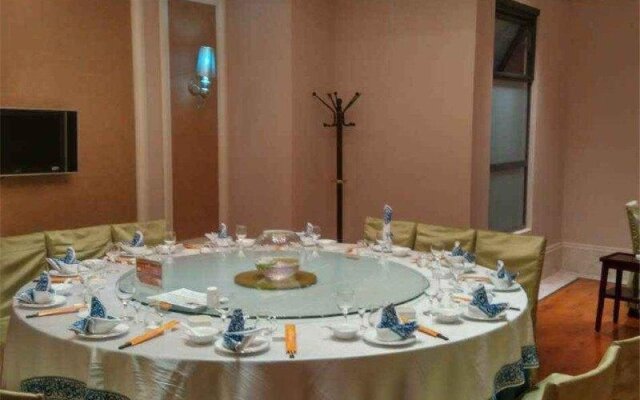 Xiangyang Mega Lifen Garden Hotel
