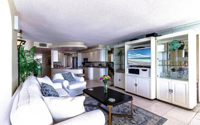 Siesta Breakers Penthouse on the Beach