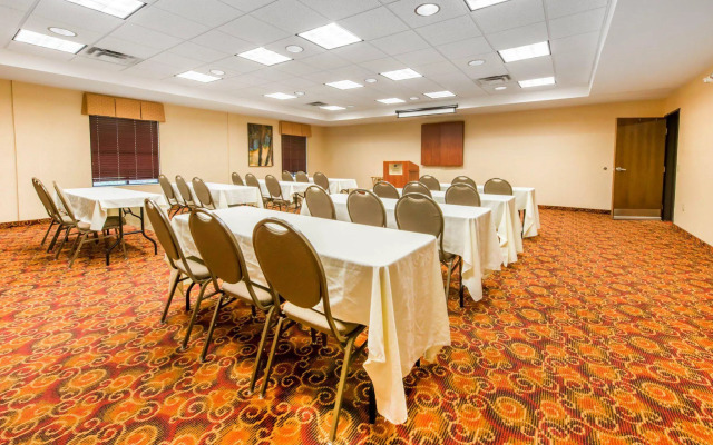 Comfort Suites Altoona North