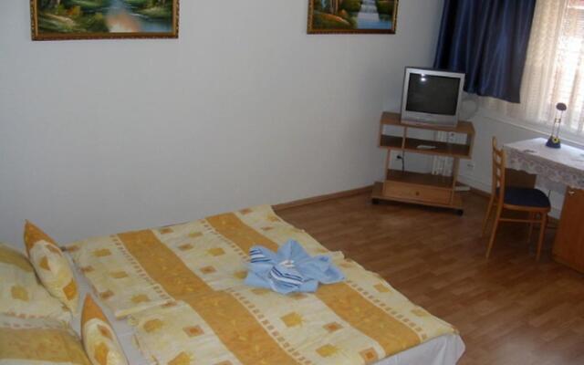 Budapest Economy Apartments