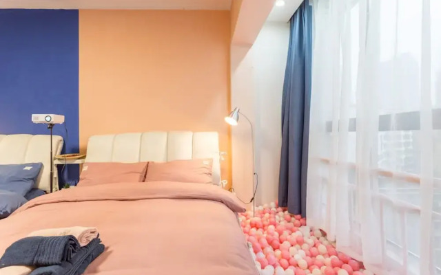 Qing Apartment Chungking Express