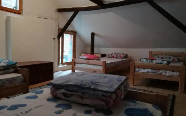 HI Youth and Business Apartments