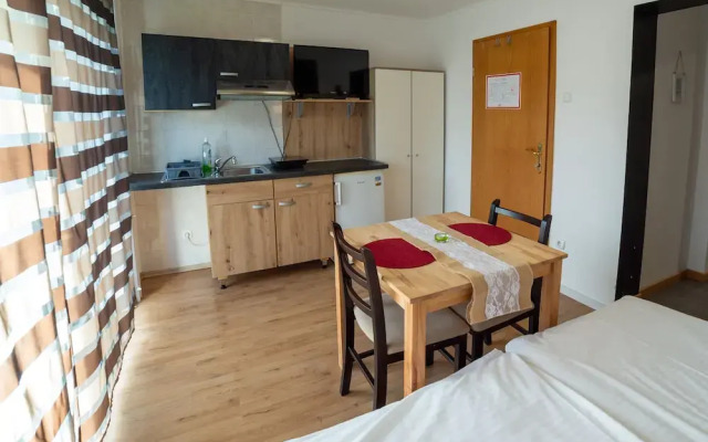 Apartmaji bungalovi i sotorisce Silva