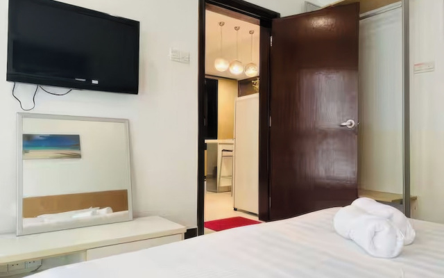 Regalia Residence KL Infinity Pool – Guest Rooms – Kuala Lumpur
