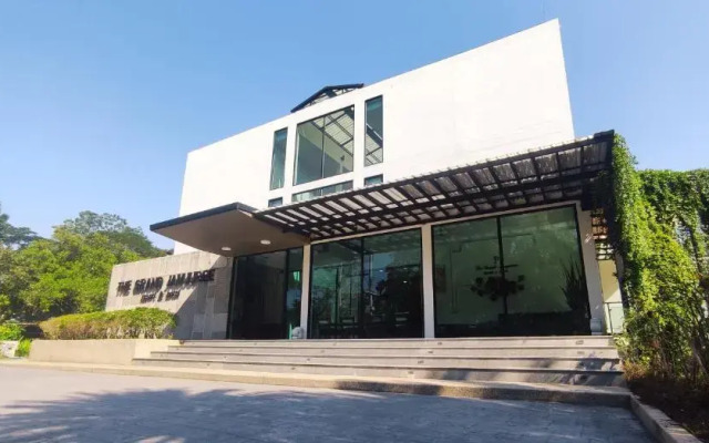 The Grand Jamjuree Resort Lamphun
