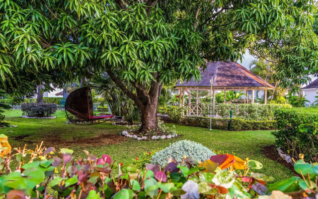 Decameron Club Caribbean Runaway Bay, Ramada All-Inclusive Resort