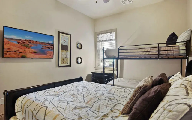 Utahs Beauty w/ Desert & Mtn Views
