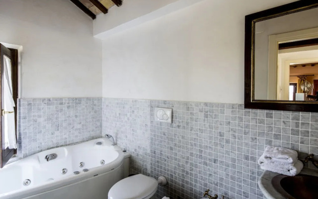 Enticing Apartment in Ascoli Piceno With Swimming Pool