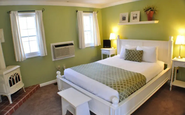 Carmel Cove Inn at Deep Creek Lake