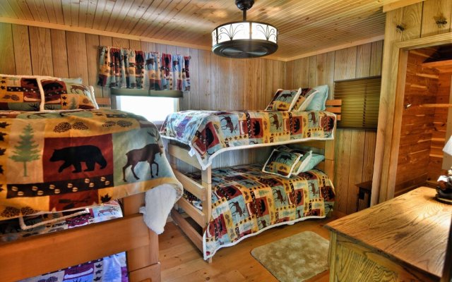 Butler's Bay Teal Lake 4 Bedroom Hotel Room by Redawning