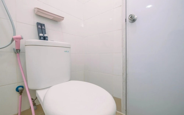 Cozy Stay 2BR Bassura City Apartment