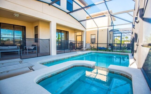 6bed 4Ba Villa Game Room Pool Spa