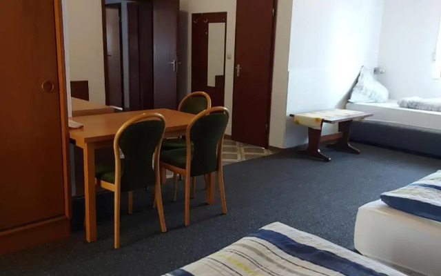 Hotel - Pension - Weller