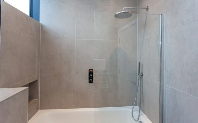 Spacious Two Bedroom Penthouse in MCR City Centre