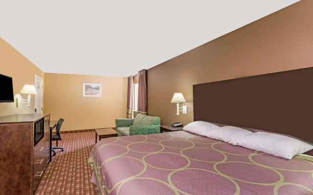 Super 8 By Wyndham Lake Charles Northeast