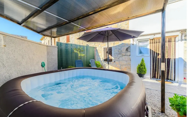 Awesome Home in Barat With Jacuzzi, Wifi and 1 Bedrooms