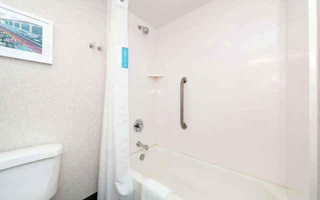 Hampton Inn Greensboro-Airport