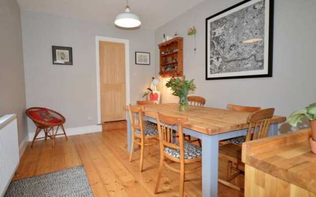 Charming Victorian 3 Bedroom House With Large Garden