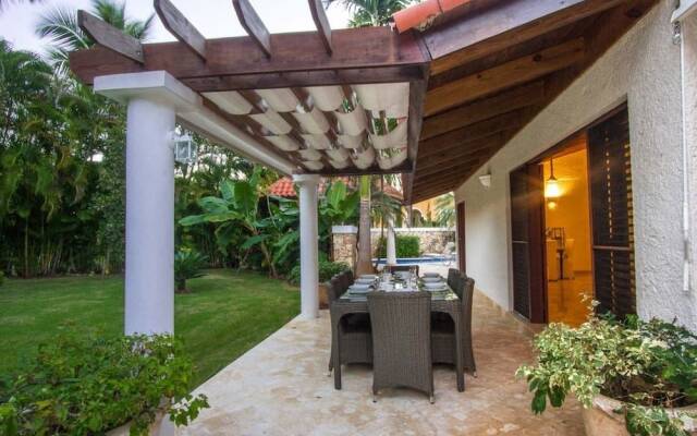 4BR Villa Las Piñas CasadeCampo by ASVR