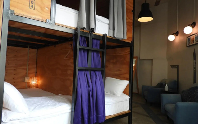 Kalakaua Inn The Kitchen Hostel Ao