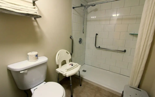 Super 8 By Wyndham Kelowna Bc