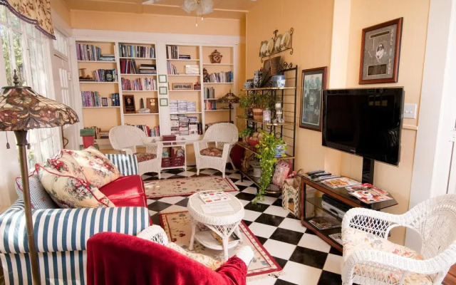 The Cotton Palace Bed and Breakfast