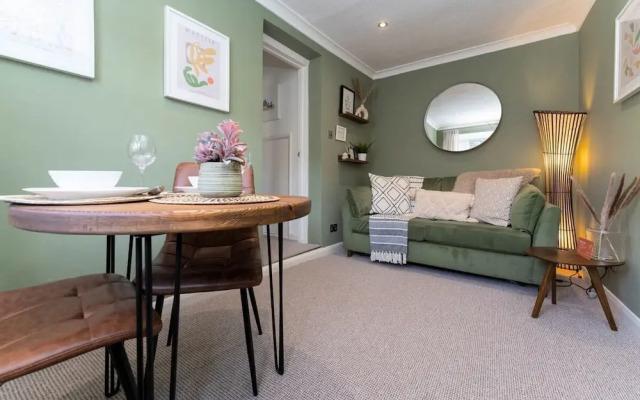 Host Stay Round Hill Apartment