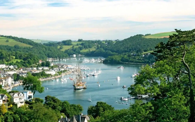 21 Dart Marina