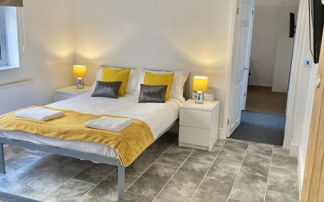 Beulah House & Apartment Family Beach Retreat